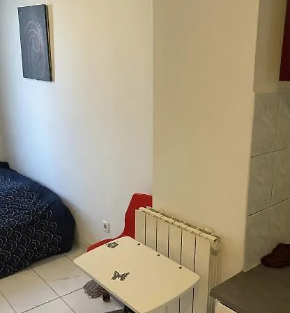 Apartment 16 M2